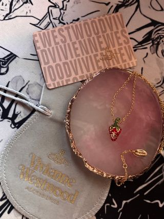 Collar dorado diseño Fresa estilo anime Nana