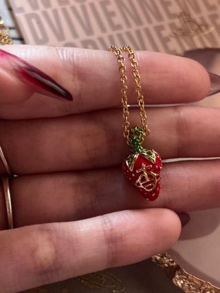 Collar dorado diseño Fresa estilo anime Nana