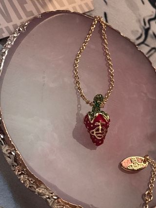 Collar dorado diseño Fresa estilo anime Nana