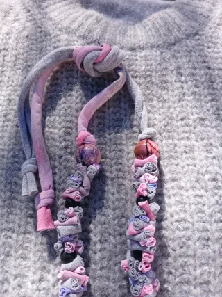 Collar hecho a mano tela reciclada