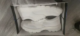 Zapatos blancos 43 nuevos sin usar