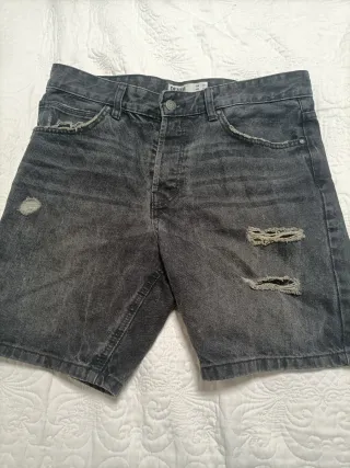 Bermudas grises hombre