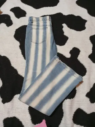 Pantalón vaquero rayas azul y blanco