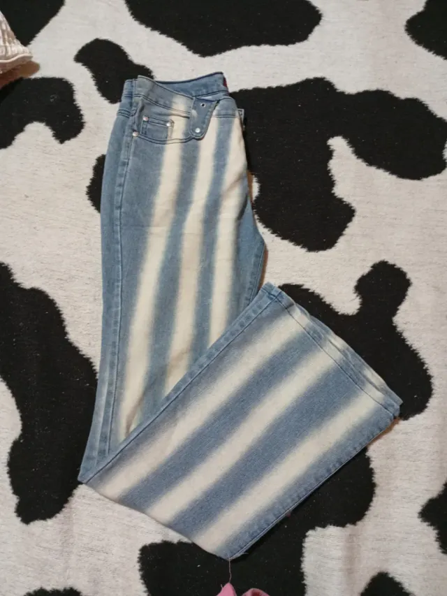 Pantalón vaquero rayas azul y blanco