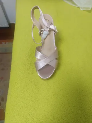 Sandalias Pamol Talla 40 Doradas