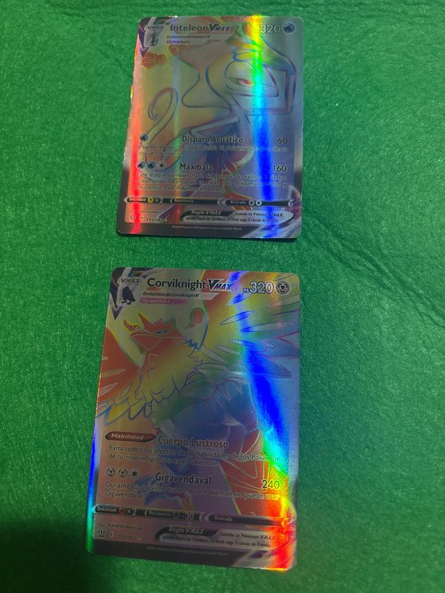 Cartas Pokémon VMAX Corviknight e Inteleon Arcoíri