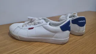Zapatillas Levi's Blancas y Azules