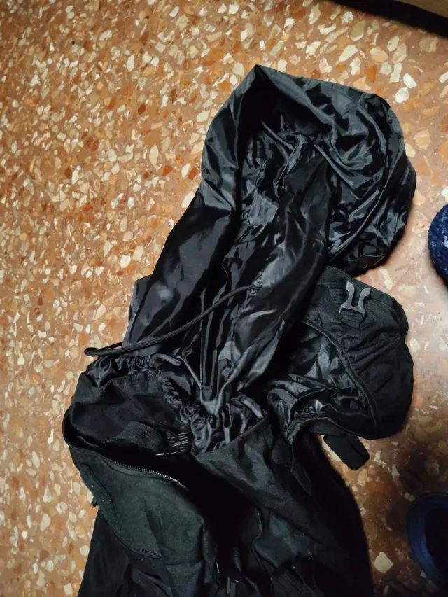 Zaino da escursionismo nero 100L