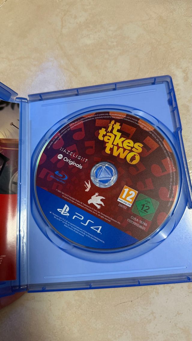 It Takes Two PS4 (PlayStation 4)