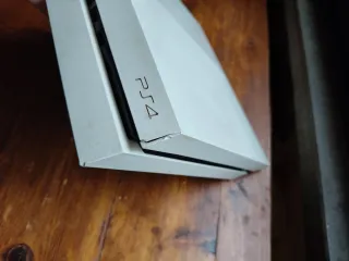 Ps4 Fat Bianca Completa di Giochi e Controller