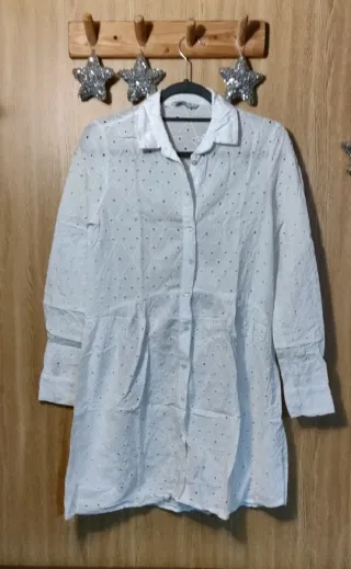 Vestido blanco con bordado suizo