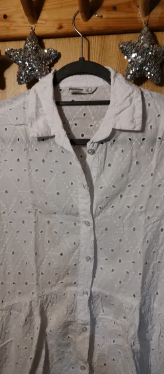 Vestido blanco con bordado suizo