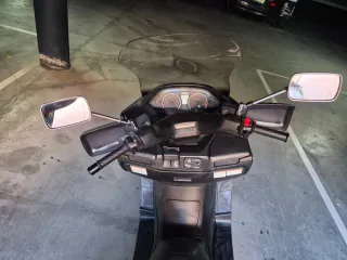 Suzuki Burgman 400  NO HAGO MAS DESCUENTOS.