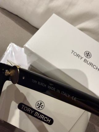 Gafas de sol Tory Burch negras y nuevas