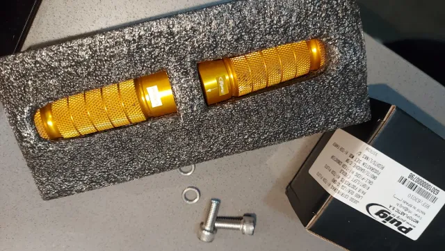 Reposapiés Puig Oro Yamaha TMAX 530 2014