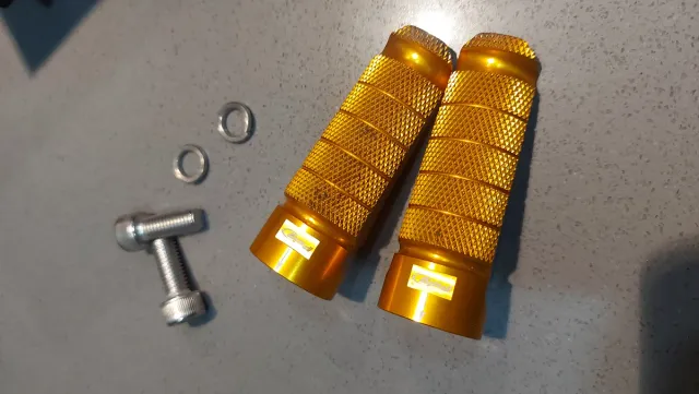 Reposapiés Puig Oro Yamaha TMAX 530 2014