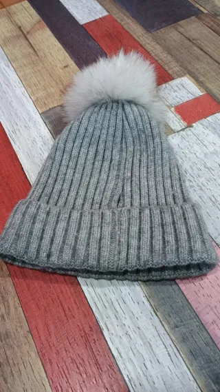 Cappello lana con pompon