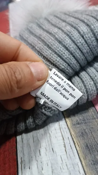 Cappello lana con pompon