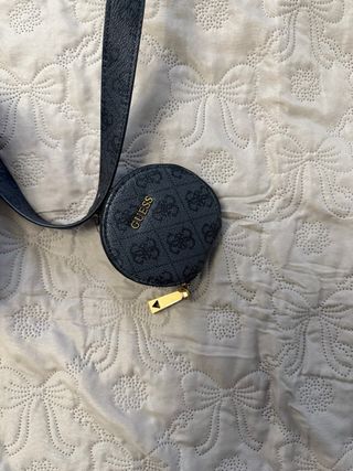 Borsa Guess nera con tracolla e portamonete