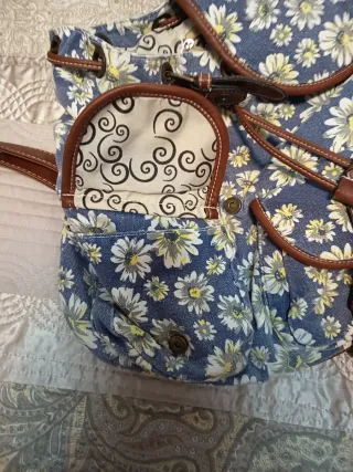 Mochila floral azul y multicolor