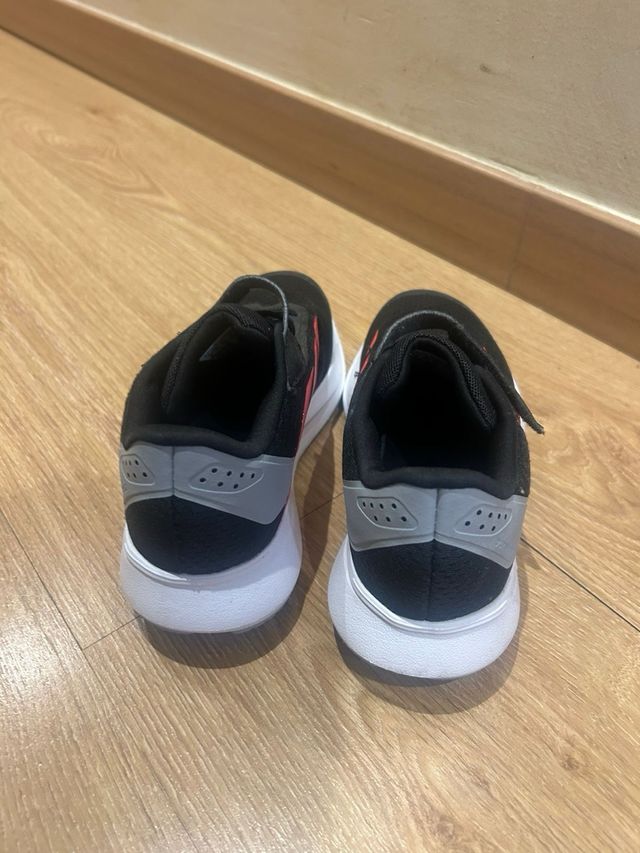 Zapatillas Adidas Niño Talla 33