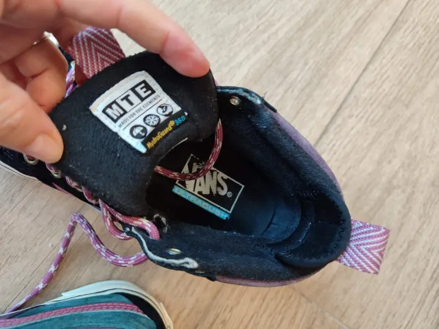 Botas Vans Ante .Aptas para nieve y lluvia