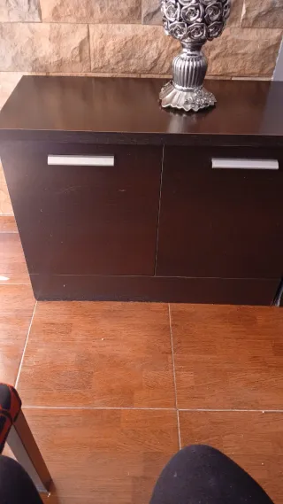 Mueble TV madera oscura