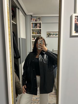 Chaqueta efecto piel Zara