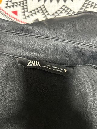 Chaqueta efecto piel Zara