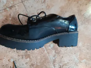 Zapatos negros de cordones