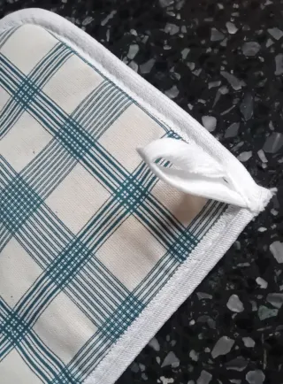 Presina cucina bianca e verde a quadretti