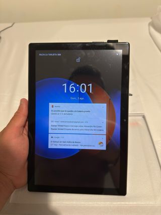 Tablet PC con cargador y cable