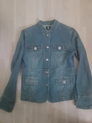 Chaqueta vaquera Woman Secret t L, aunque es S XS