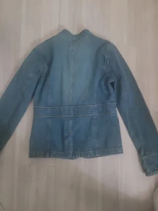 Chaqueta vaquera Woman Secret t L, aunque es S XS