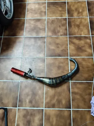 Se cambia o se vende Motor AM6 top Negro con Escap