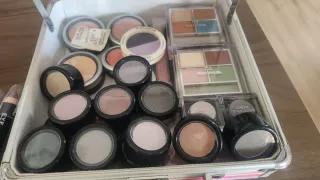 Maquillaje con maletín