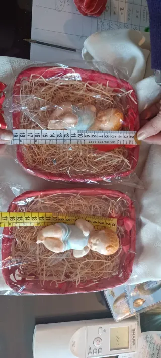 2 Statuette Bambino Gesù in ceste