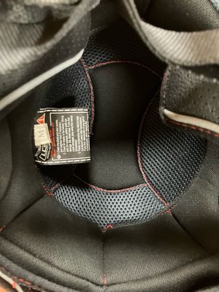 Dos Cascos de moto  -AGV blanco -LS2 rojo