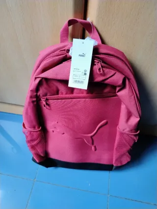 Mochila Puma 28L Nueva color granate