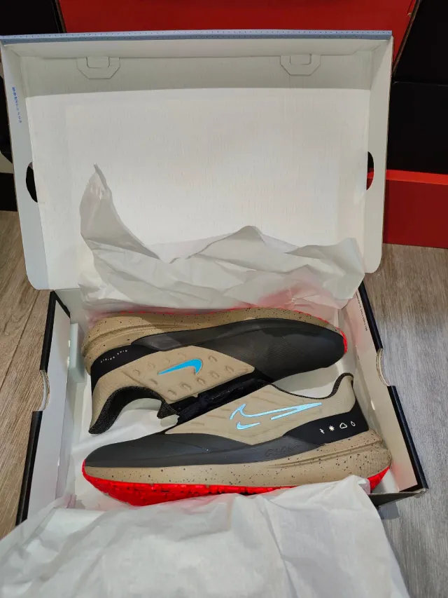 Nike Air Winflo Shield Talla 45 sin estrenar