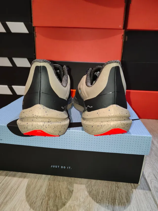 Nike Air Winflo Shield Talla 45 sin estrenar