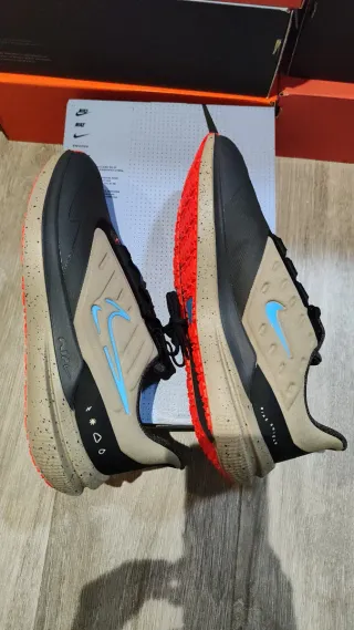 Nike Air Winflo Shield Talla 45 sin estrenar