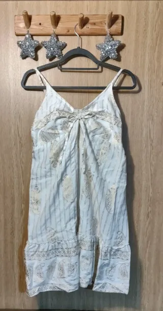 Vestido blanco hueso y dorado estampado