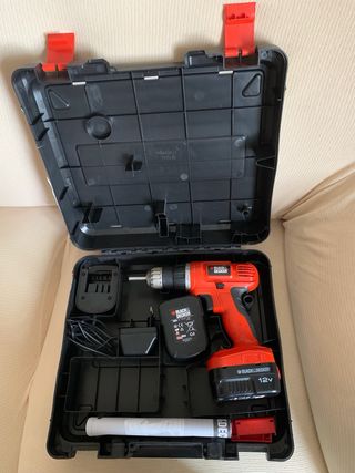Trapano Black & Decker 12V con 2 batterie