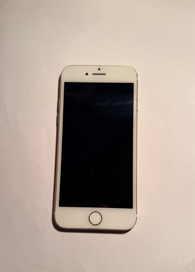 iPhone 7  Apple – 32GB – Gold