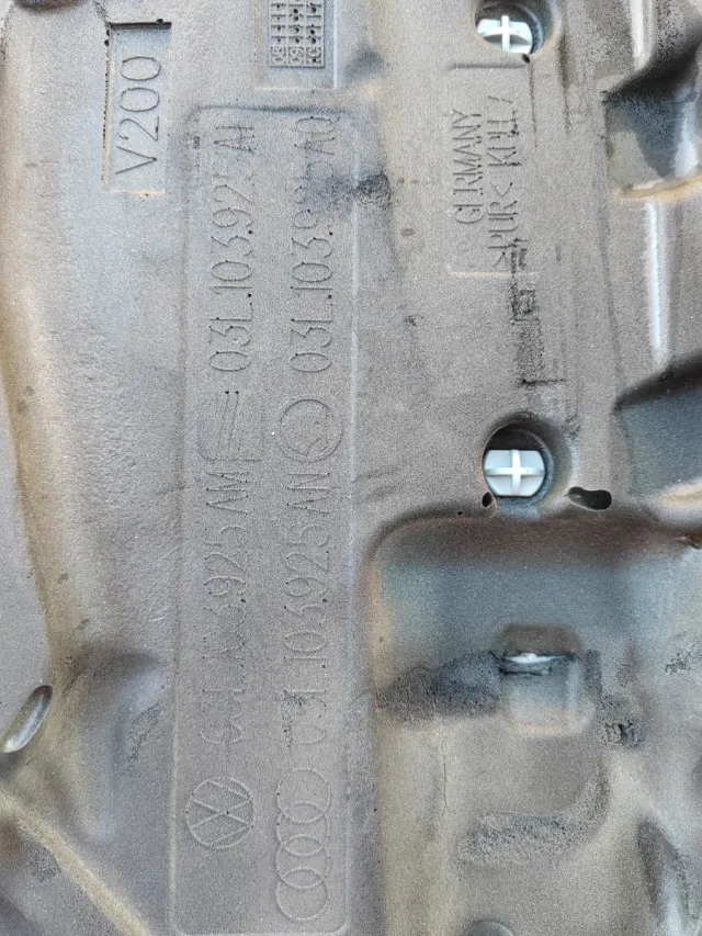 Tapa motor volkswsgen golf VI 1.6 tdi