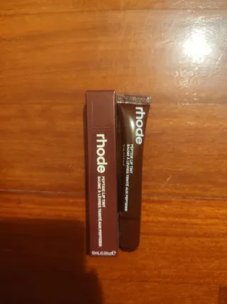 Rhode Peptide Lip Tint Bálsamo Labial Espresso.
