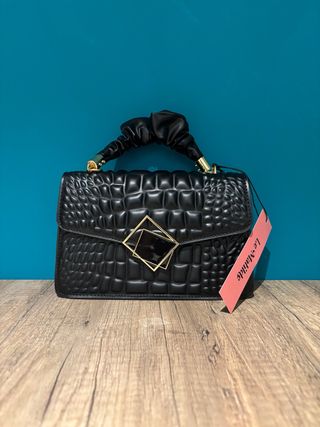 Borsa atracolla trapuntata con tracolla rimovibile