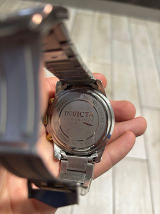 Reloj Invicta Cronógrafo Negro y Dorado