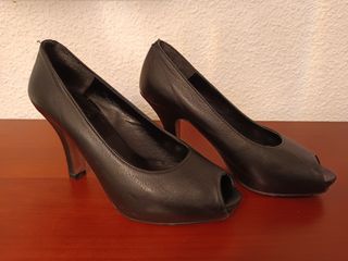 Zapatos de tacón piel peep toe negros talla 37